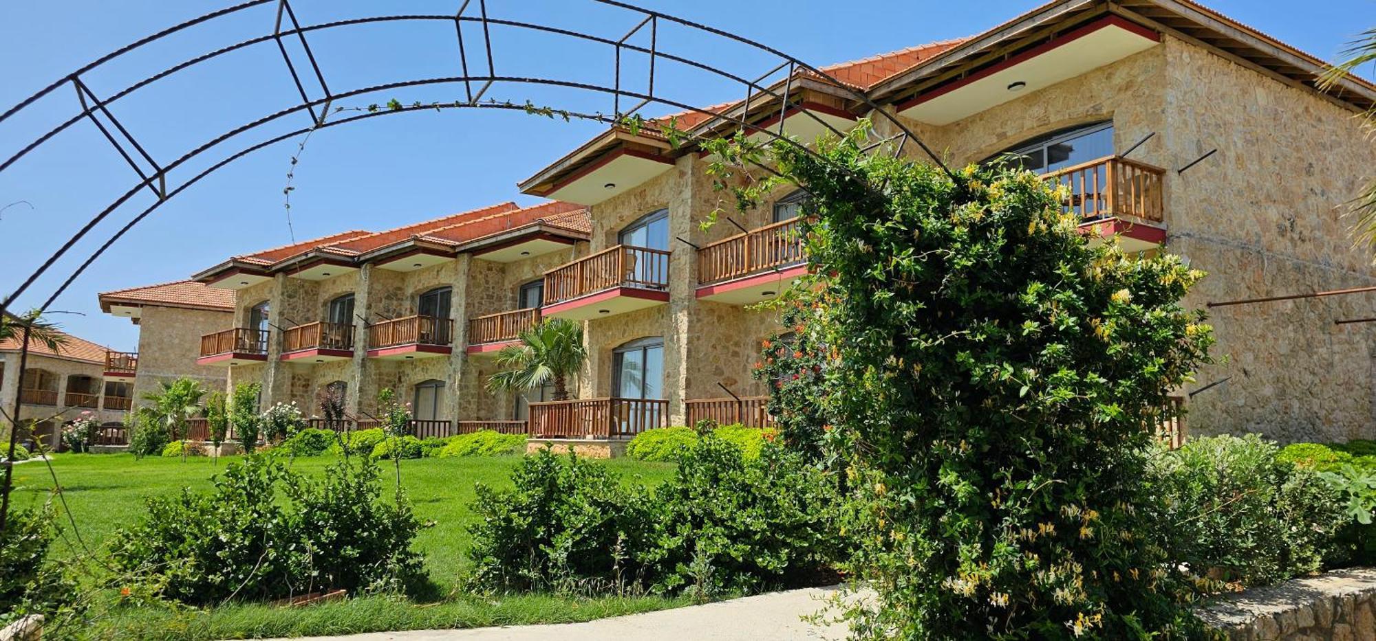 Burhan'S Hotel Rizokarpaso 외부 사진